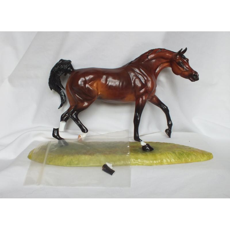 El Nathan, Arab Stallion - Bay Painting Standard - Damaged